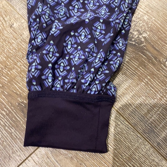 Baggy and flowing yoga type pants - Picture 4 of 4